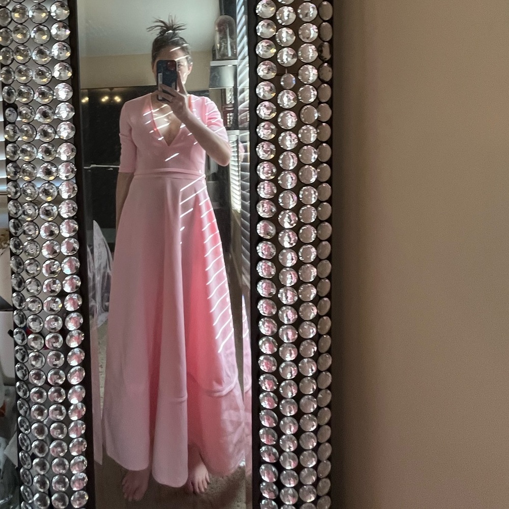 Medium pink dress with pockets